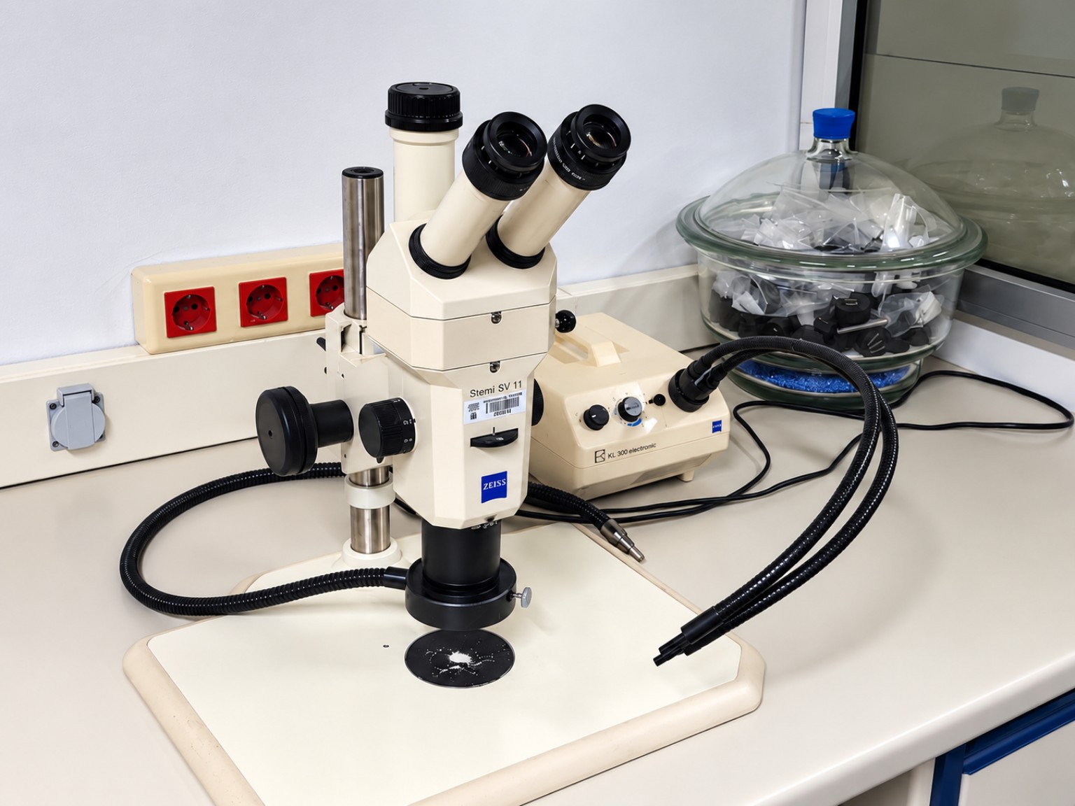 Lupa estereoscópica Zeiss Stemi SV11 de CIMa